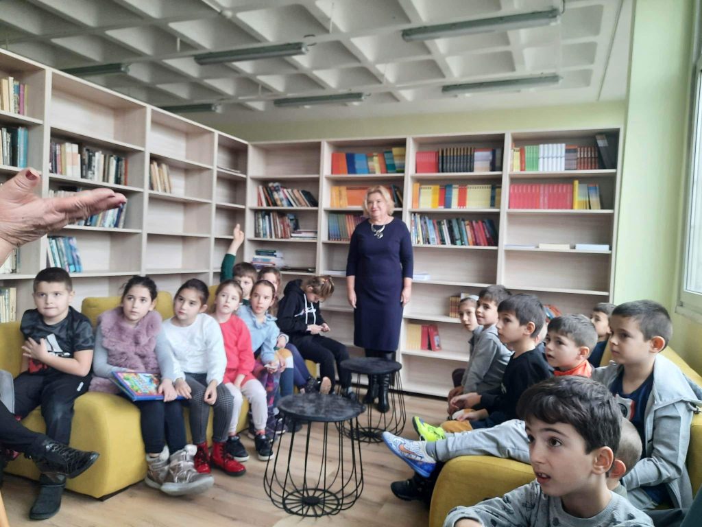 Среща с известна детска писателка в СУ Иван Хаджийски по инициатива на Столична